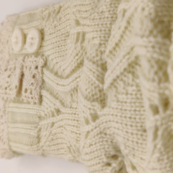Cream white Cable knit arm warmers with lace trim, new in packaging - Picture 4 of 6